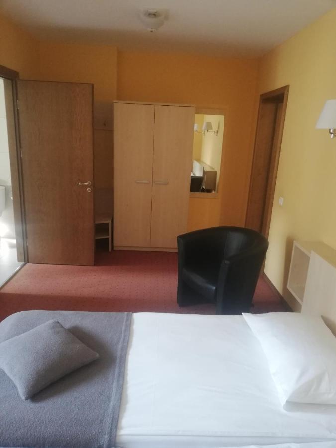 Hotel Senas Namas Alytus Buitenkant foto