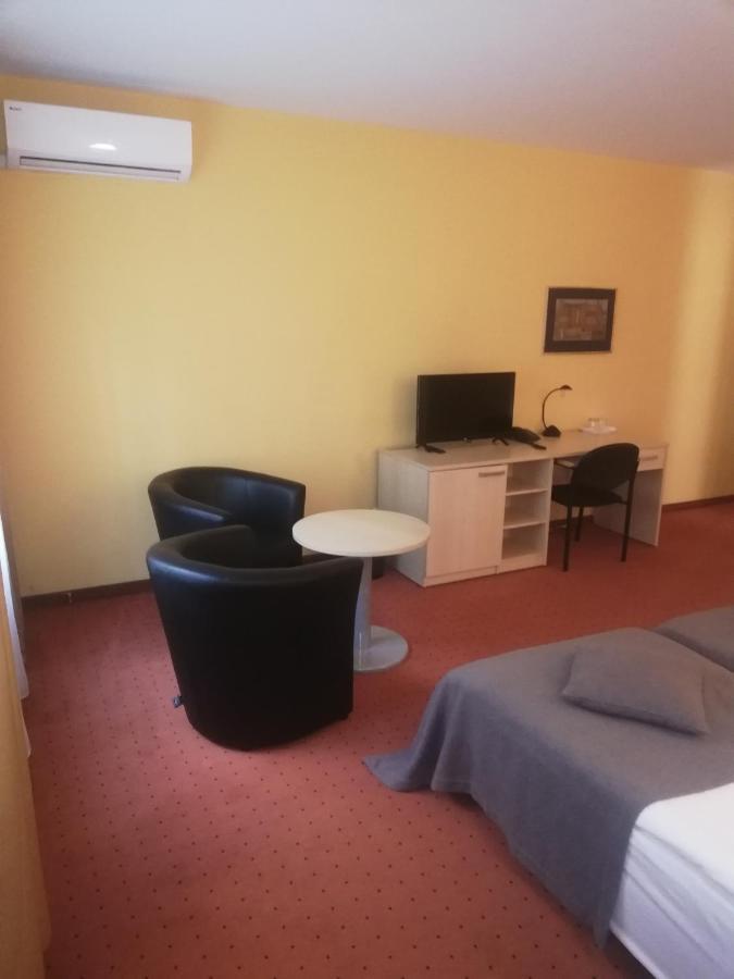 Hotel Senas Namas Alytus Buitenkant foto